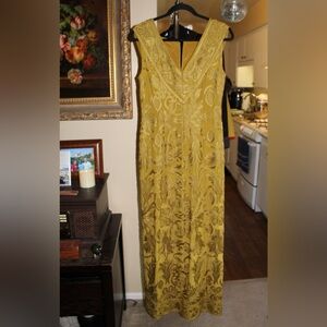 Elegant Embroidered Dress in Gold
